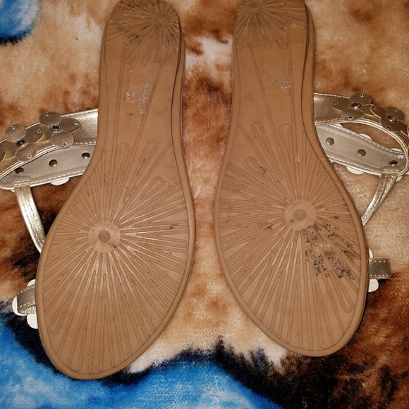 Gold sandals - Picture 3 of 3